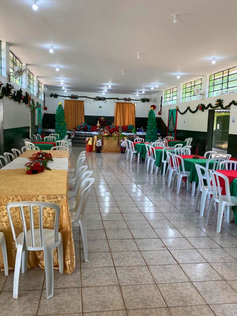 Campanha do GDF faz almoço especial em abrigo