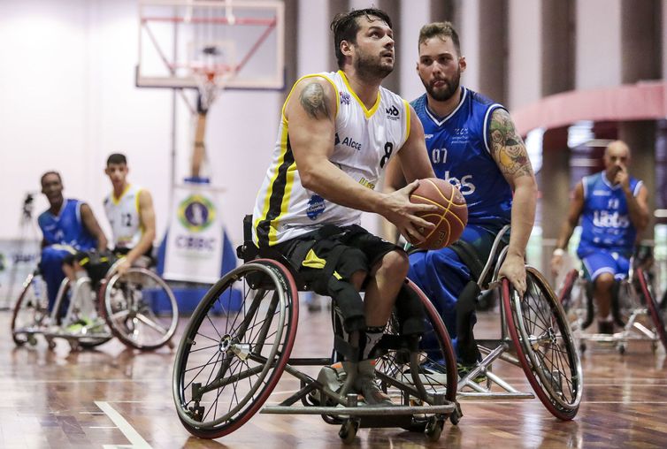 Basquete em cadeira de rodas brasileiro muda gestão