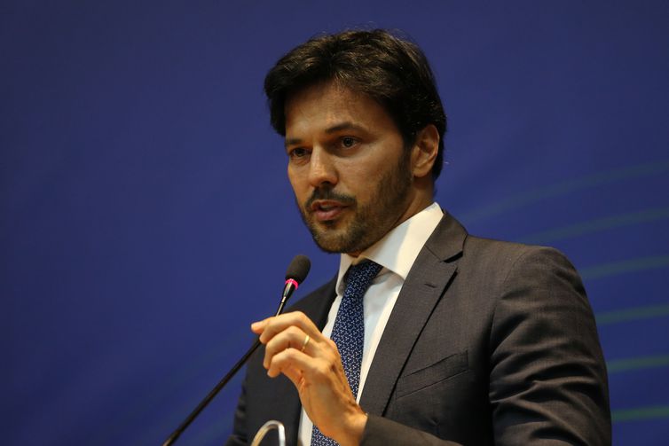 Comitiva do governo vai à Europa e Ásia para reuniões sobre 5G