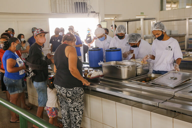 Restaurantes Comunitários do DF serviram 1,4 milhão de refeições em 2 meses