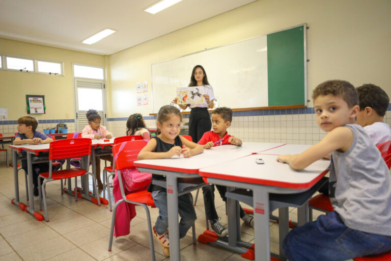 Transformando a Alfabetização em uma Política Distrital