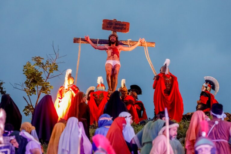 Encenação da Paixão de Cristo é destaque da agenda cultural de fim de semana