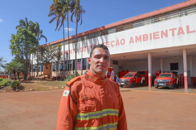 Diante da seca histórica, bombeiros ampliam estratégias de combate a incêndios florestais