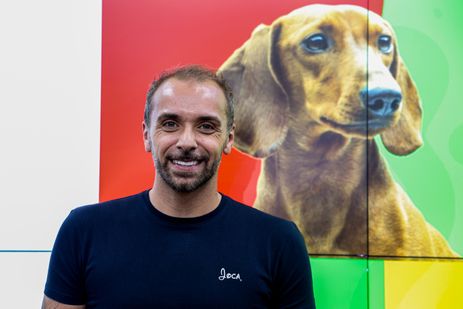 Brasília, (DF), 30/10/2024 - O tutor do cachorro Joca que morreu dentro de avião da Gol, João Fantazzini durante apresentação das novas regras para o transporte de animais no setor aéreo.
Foto: Valter Campanato/Agência Brasil