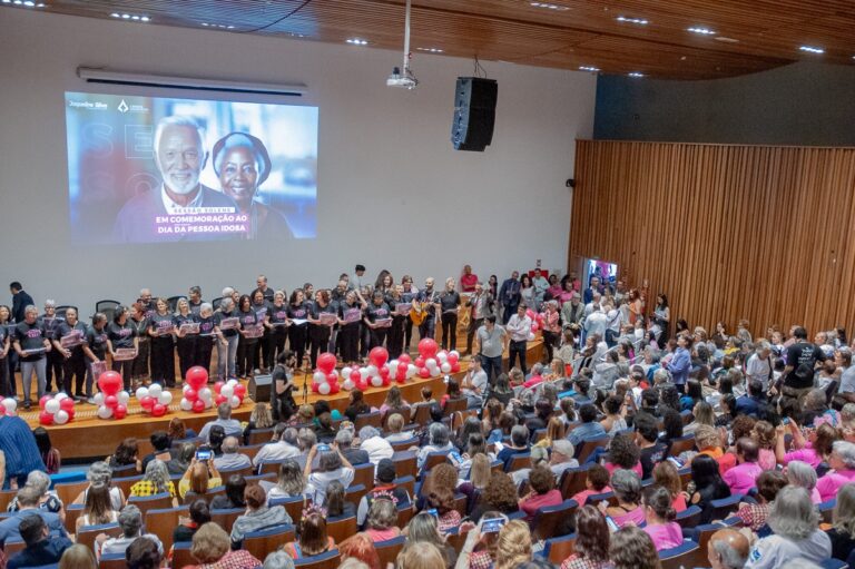 Câmara Legislativa celebra Dia Nacional do Idoso com homenagens e debate sobre inclusão