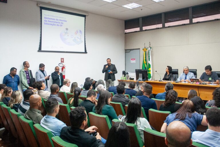 Câmara Legislativa debate falhas em sistema de gestão escolar e terceirização de serviços