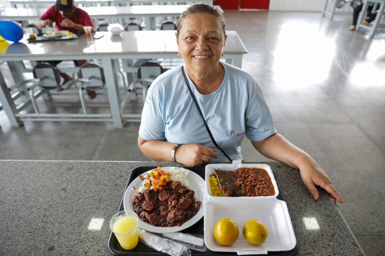 Restaurante Comunitário de Sobradinho II reabre oferecendo três refeições diárias e novas opções de pagamento