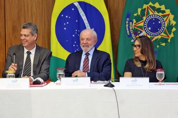 Brasília (DF), 11/11/2024 - Ministro da Secretaria-Geral de Presidência de República Márcio Macêdo, o presidente da República, Luiz Inácio Lula da Silva, primeira-dama Janja Lula da Silva durante reunião com as Lideranças dos Grupos de Engajamento do G20. Foto: Valter Campanato/Agência Brasil