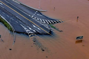 RS, BRASIL- 5.5.2024 - Rodovias interditadas devido as inundações no Rio Grande do Sul.  Foto: Lauro Alves/SECOM