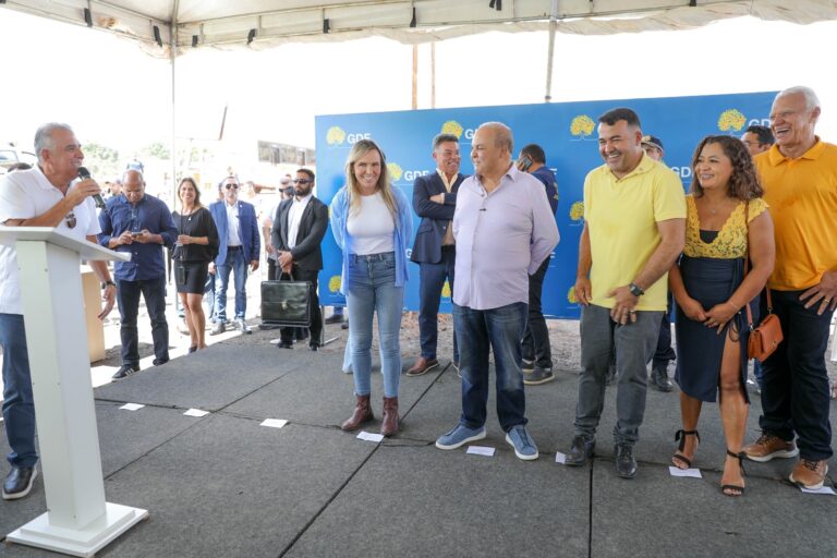 Ibaneis Rocha Visita Obras que Vão Reabrir Tráfego de Caminhões na DF-463