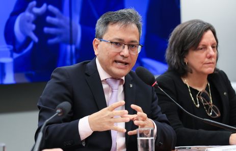 Brasília (DF), 03/09/2025  - Comissão de Finanças e Tributação da Câmara durante audiência pública para debater o tema Operação Carbono Oculto: justiça fiscal e regulação. Participou o secretário especial da Receita Federal, Robinson Barreirinhas.  Foto: Lula Marques/Agência Brasil