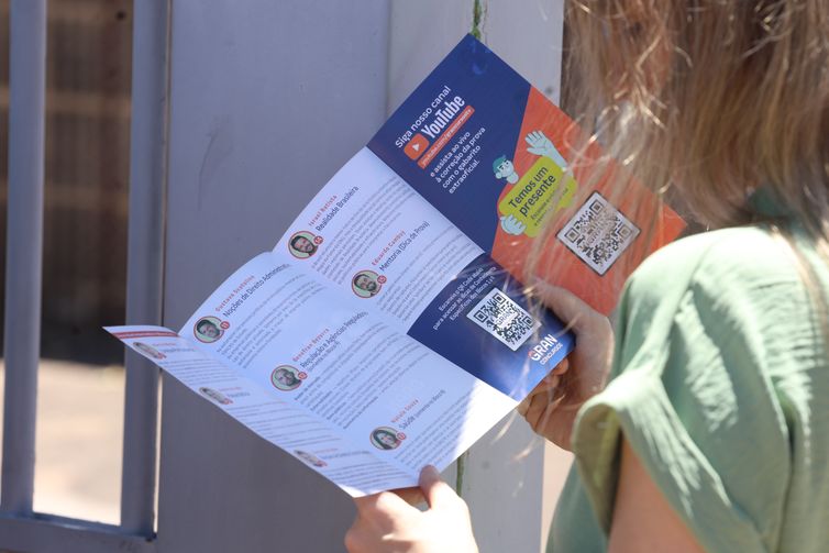 Brasília - 05/10/2025 -A ministra da Gestão e da Inovação em Serviços Públicos, Esther Dweck, durante visita ao campus da Asa Norte do Centro Universitário de Brasília (CEUB), onde 7.068 pessoas estão inscritas para realizar a prova do Concurso Público Nacional Unificado (CPNU).
Foto: Valter Campanato/Agência Brasil