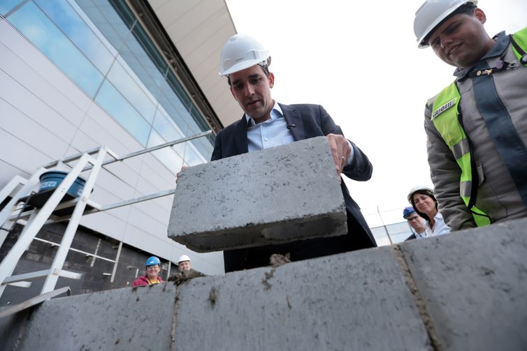 São Paulo (SP), 21/10/2025 - Ministro dos Portos e Aeroportos, Silvio Costa Filho, participa da Cerimônia de Lançamento das obras de ampliação da Delegacia Especial da Polícia Federal no aeroporto de Guarulhos. Foto: Paulo Pinto/Agência Brasil