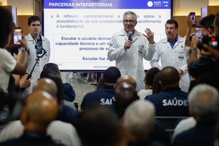 Rio de Janeiro (RJ), 06/11/2025 – O ministro da Saúde, Alexandre Padilha, visita o Hospital Federal do Andaraí. Foto: Fernando Frazão/Agência Brasil