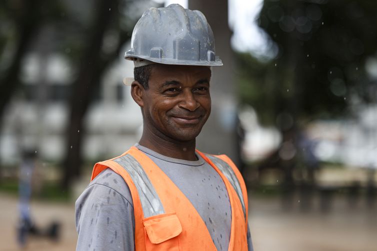 Brasília (DF), 30/01/2026 - O pedreiro Genival Gil fala sobre a isenção no Imposto de Renda para quem ganha até 5mil reais.Foto: Marcelo Camargo/Agência Brasil