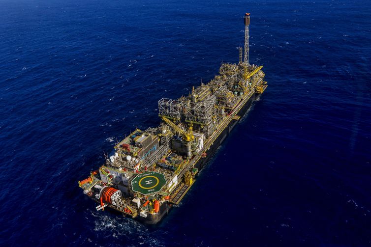Rio de Janeiro (RJ), 28/09/2023 - Vista aérea do navio-plataforma P-71, instalado no campo de Itapu, no pré-sal da Bacia de Santos, a 200 km da costa do Rio de Janeiro. Foto:Tânia Rêgo/Agência Brasil