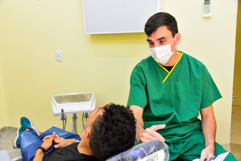 Hospital Regional de Santa Maria reforça atendimento odontológico com novos residentes e estagiários